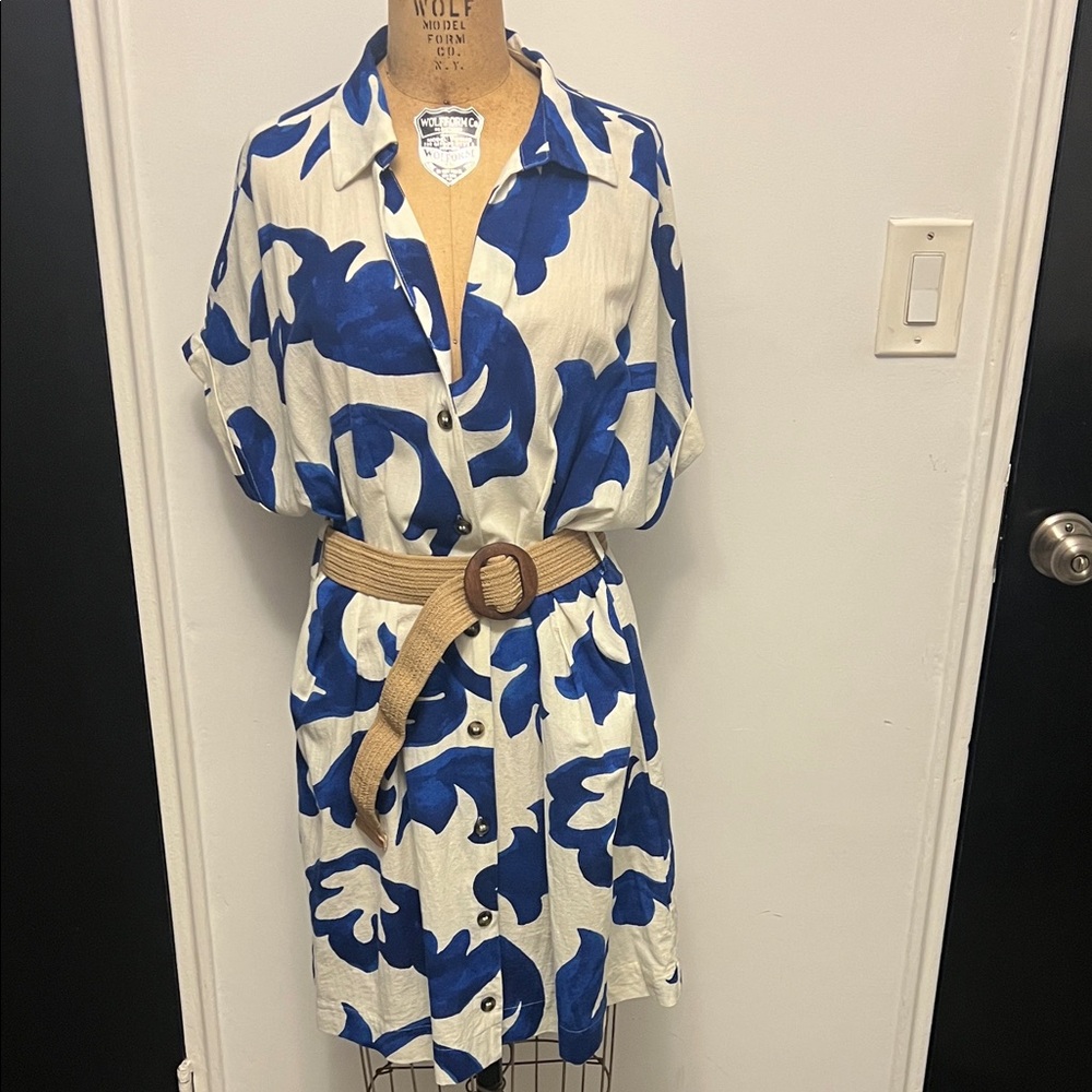 H&M Blue and White Lightweight Button-Up Dress with Belt M